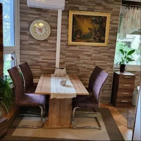 Apartma Apartman *